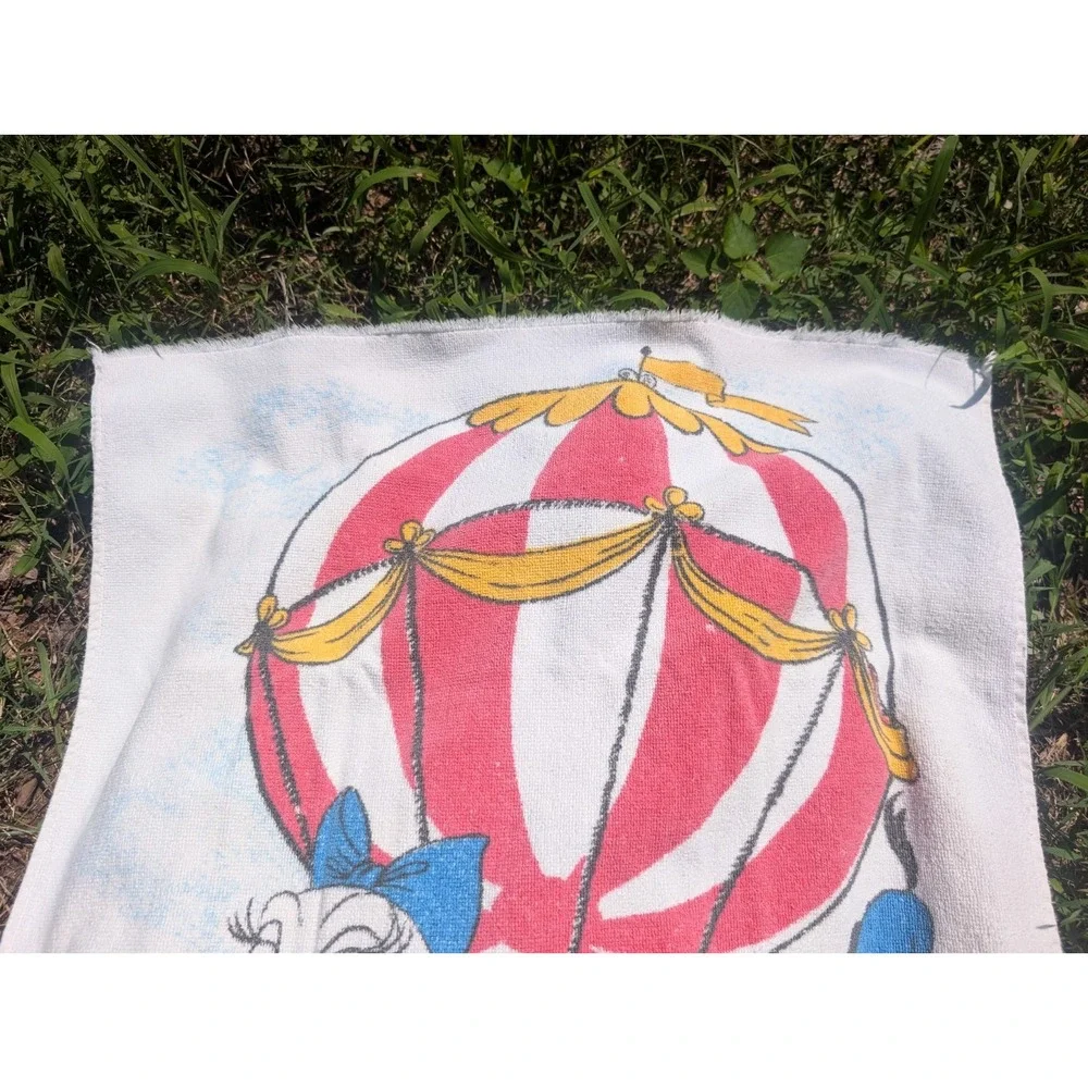 Vintage Mickey Minnie Daisy Donald Jiminy Huey Dewey Louie Kids Beach Bath Towel